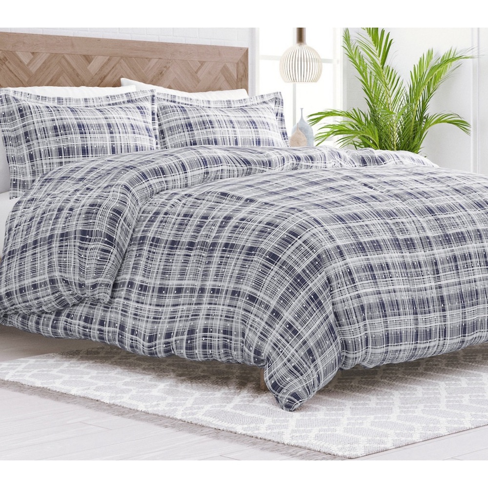 Home Collection Navy Blue and White Full/Queen Duvet Cover with 2 Pillow Shams